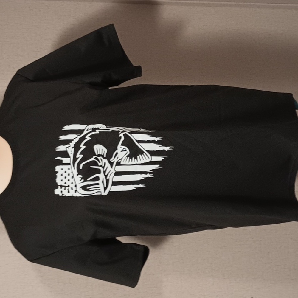 5/$20 NWOT Mens Medium black 100% polyester fish shirt